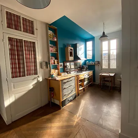 Bleue Et Or 16m2 Dans 100m2 Centre
